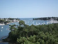 AU PORTE DE L'OCEAN GITE WITH HEATED POOL