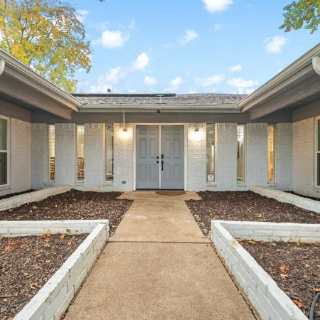 Luxury Escape - Pool, Hot Tub, Arcade, Games, BBQ & Outdoor Lounge!