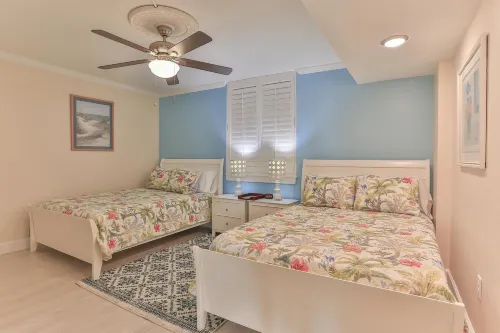 Dolphin Point 402C - 2Br Updated Condo with Harbor and Gulf Views