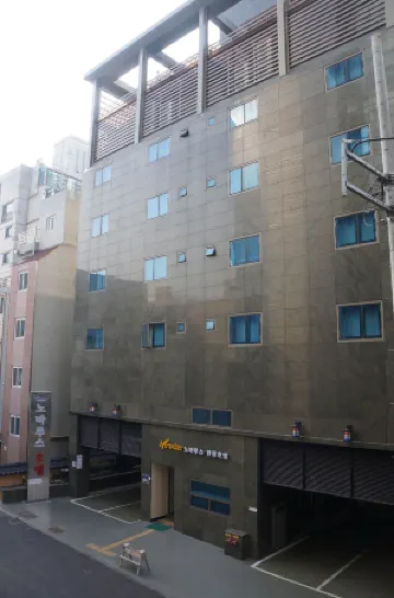 Novaluz Tourist Hotel Отели рядом со станцией Станция Йонгдеунпо