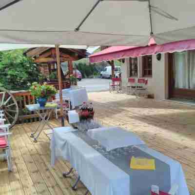 Hôtel Restaurant La Croix Jean Claude Fitness & Recreational Facilities