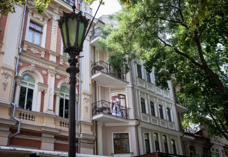 Boutique Hotel Palais Royal Отели рядом с достопримечательностью «Храм святого апостола Луки»