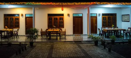 Sameera Villa Отели рядом с достопримечательностью «Resthouse Handiya Bo Tree»