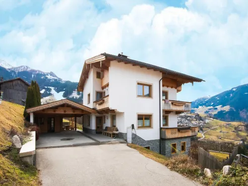 Chalet in Zell am Ziller Near Ski Lift - Wifi