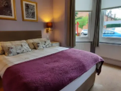 Colebrook Guest House Hotels in Farnborough
