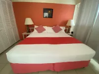 Melrose Beach Apartments Inc Hotels in Saint Lawrence