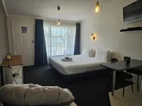 Frimley Lodge Motel Hotels in Waipatu