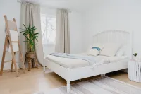 Lakecroft - balcony