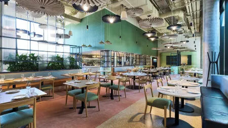 Novotel Melbourne Airport Отели в г. Булла