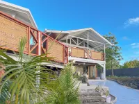 Tahai Loft Hotels near Ahu Tahai