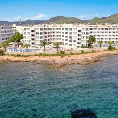 أبارتامينتوس بيبرا خابيكي سول Hotels near ميناء إيبيزا