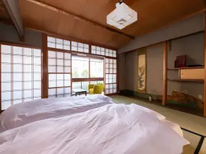 Izuyasu Traditional Kyoto Inn Serving Kyoto Cuisine