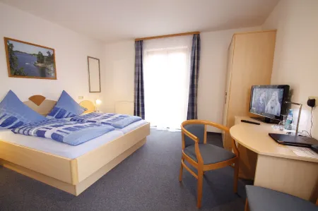 Hotel-Cafe Hanfstingl Отели в г. Linden