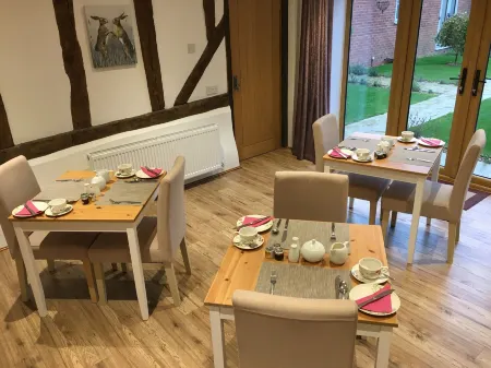 Grove Barn Bed and Breakfast Отели в г. Диклбург энд Рашолл