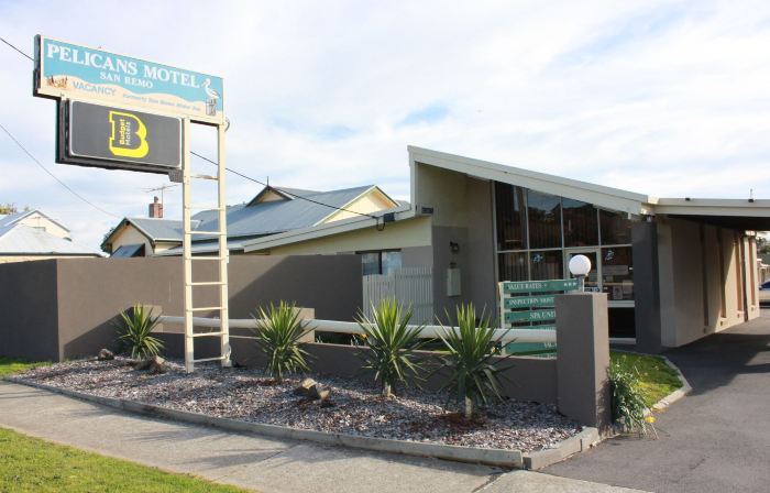 Pelicans Motel San Remo