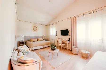 Chateau Meyre Отели в г. Арсак