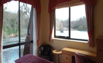 Lakeside International Hotel