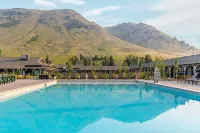 The Virginian Lodge - Pools