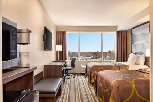 Super 8 by Wyndham Thompson Hotels in Thompson