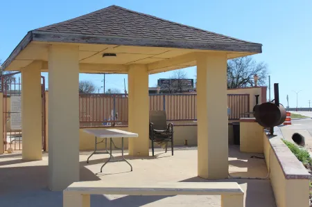 Cotulla Executive Inn Отели в г. Котулла