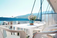 Seaview Self Catering Apartment - Helen No 1
