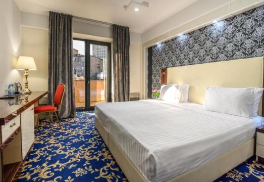 로열 플라자 호텔 외관