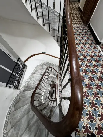 Hotel Nelson - Bab El Oued Отели рядом с достопримечательностью «Abou bakr esseddik Mosque»