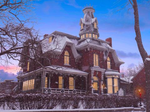 Hochelaga Inn