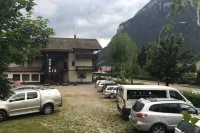 Liz Hotel & Apartments - parking