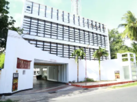 蘇巴斯旅遊酒店 鄰近賈夫納堡的酒店