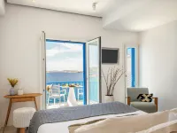 Bluetopia Suites Hotels near Glam Club