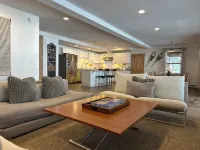Rocky Mountain Lakefront Home close to Denver