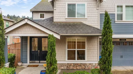 Serenity Shores in Kenmore Отели рядом с достопримечательностью «North Creek Events Center NCEC UWB Bothell»