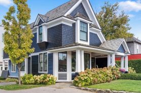 Downtown 2nd Floor Apartment with Dramatic Lake Views.