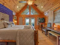 Amazing Mountain Views and Cozy Firepit - Charming Cabin Escape