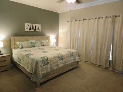 HEATED Pool!! Peaceful Waterfront Home Near Anna Maria! Các khách sạn gần Ellenton Premium Outlets
