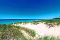 Sunny Retreat Steps from Lake Michigan - Charming Family Oasis Hotels in Michigan City