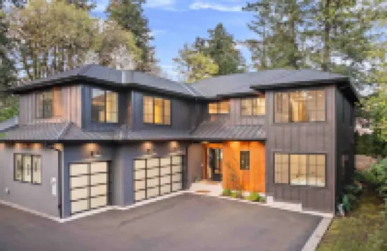 Elegant Indoor Outdoor Oasis - Luxurious Gated Retreat