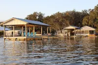 Relaxing Renovated Cottage on  Lake June in Winter with Dock!