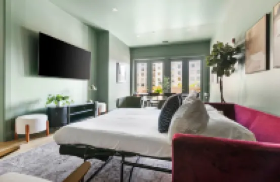 Luxury Penthouse - Overlooking King St w/ Terraces