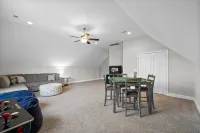 Spacious Home with Game Room and Outdoor Fire Pit - Stunning Retreat Hotel di Clarksville