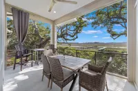Stunning Marsh Views and Luxurious Amenities - Exquisite Coastal Retreat