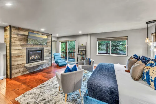 Private Sauna, Hot Tub, Fire Pit and Bocce Ball Court - Luxurious Retreat