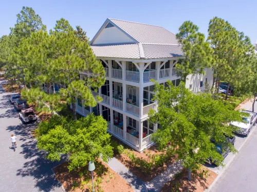 Spectacular Beach Views and Access - Charming Coastal Haven Hotel a Seaside