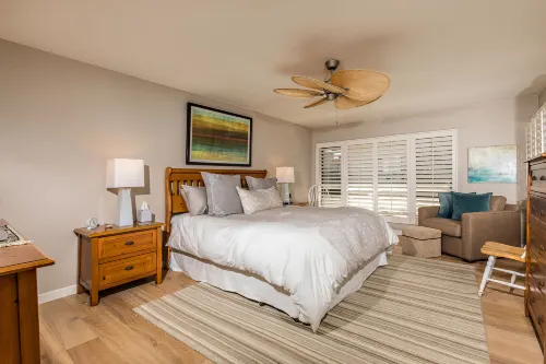 Spacious Condo with Patio and Pools - Charming Coastal Retreat Hotels in Solana Beach