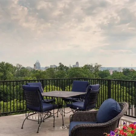 Penthouse Style Condo with City View