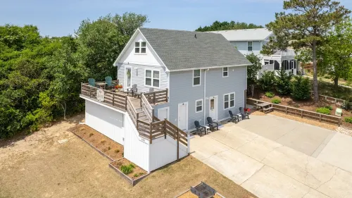 Nauti Buoys 2BDRM 2Bath APT,Kitchen,Living,Dining,Office,5 min to beach,walkable
