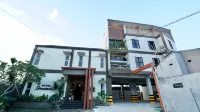 Hotel Santoso Hotel dekat Alfim Swalayan