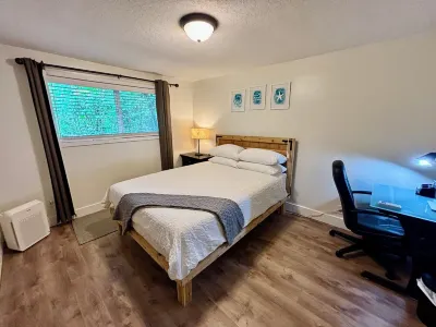 Equipped 3Bd/2ba Home with Private Backyard Oasis, Comfort & Convenience Await! Hotels near Walmart Garden Center
