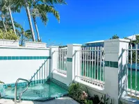 Hawks Cay Island Retreat - Duck Key - Pool & Patio
